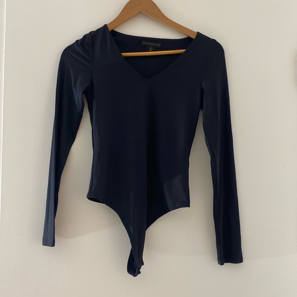 House of Harlow Black Long Sleeve V- Neck Thong Bodysuit w/ Snap Crotch - Picture 3 of 9